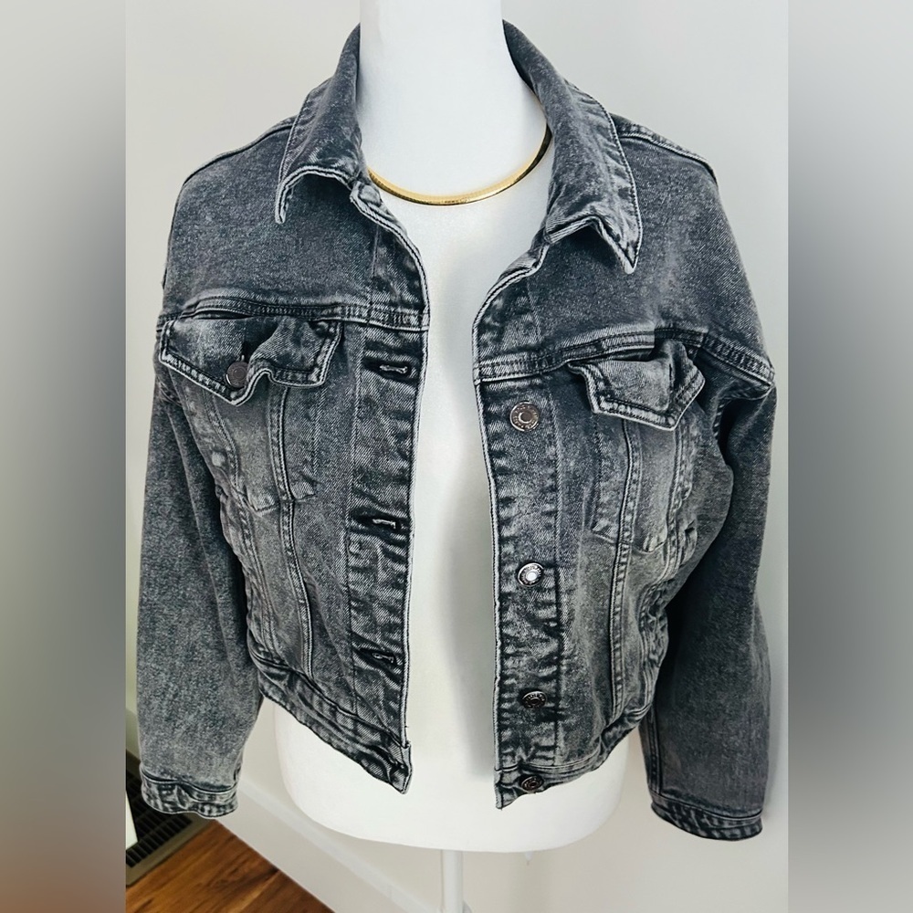 Black acid wash cropped Jean Jacket women XS  100% cotton Wild Fable